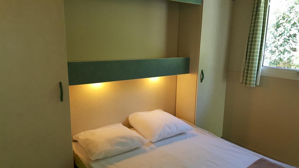 Camping Le Rey Louvie Juzon 외부 사진