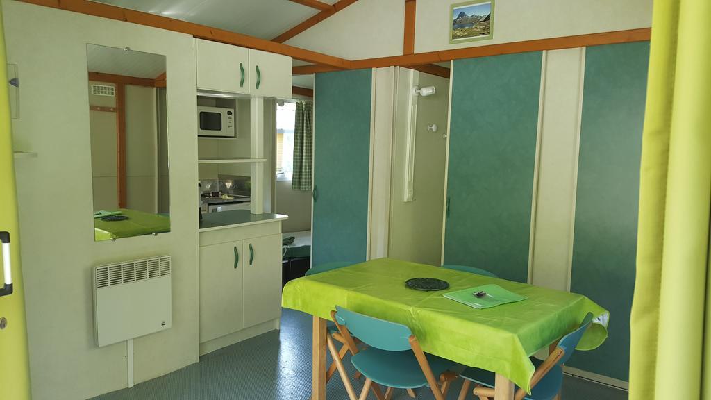Camping Le Rey Louvie Juzon 외부 사진