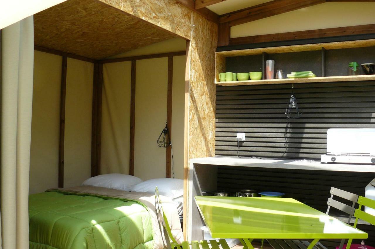 Camping Le Rey Louvie Juzon 외부 사진
